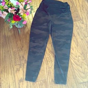 Camo maternity leggings